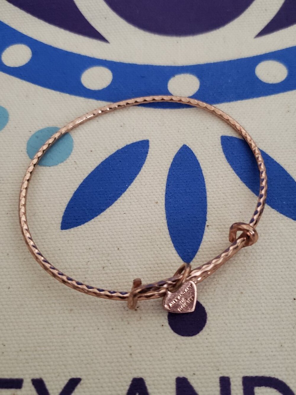 Alex and Ani Rose Gold Bracelet Bangle VCG 78